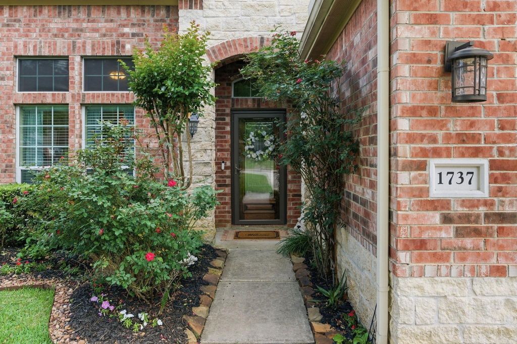 Photo of 1737 Round Oak Lane, Conroe, TX 77304 (MLS # 9040930)