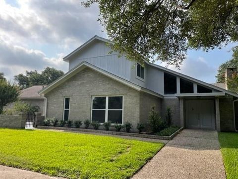 Photo of 2802 Foxfire Circle, Missouri City, TX 77459 (MLS # 40132128)