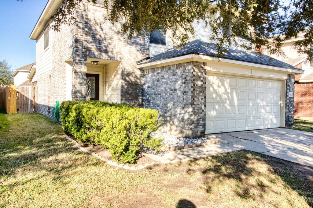 Photo of 9519 Garrett Pine Lane, Houston, TX 77044 (MLS # 58377473)