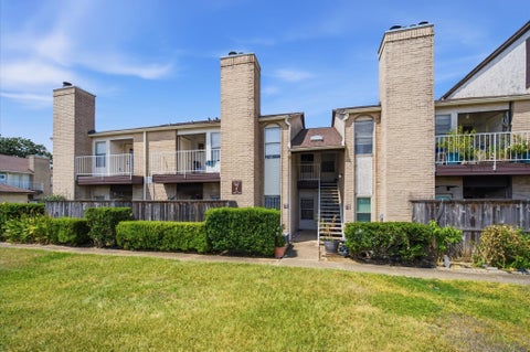 Condo For Sale - 2011 Spenwick Drive #717<br/> Houston, TX 77055