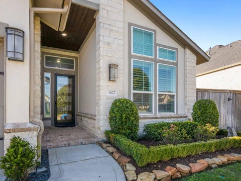 Photo of 3427 Mckinney Ridge Drive, Houston, TX 77059 (MLS # 82306904)
