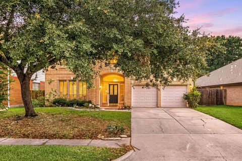 Photo of 16438 Beewood Glen Drive, Sugar Land, TX 77498 (MLS # 27202675)