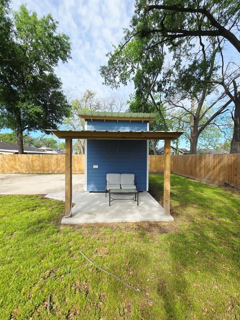 Tiny photo for 709 Befaye Road, Houston, TX 77076 (MLS # 75440960)