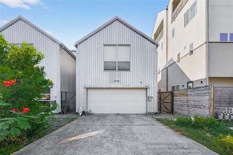 Photo of 5017 Floyd Street, Houston, TX 77007 (MLS # 28989427) Photo of 5017 Floyd Street, Houston, TX 77007 (MLS # 28989427)