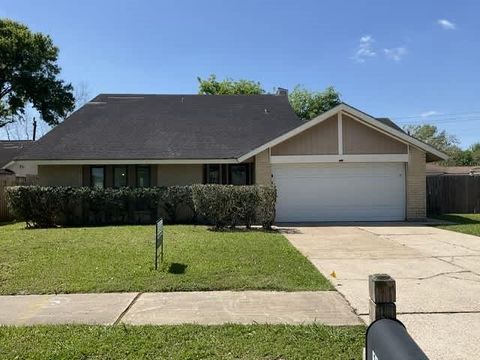 Photo of 16014 Logan Rock Road, Houston, TX 77489 (MLS # 16649231)
