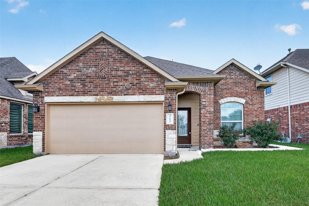 Photo of 15631 Granite Mountain Trail, Houston, TX 77049 (MLS # 7193952)
