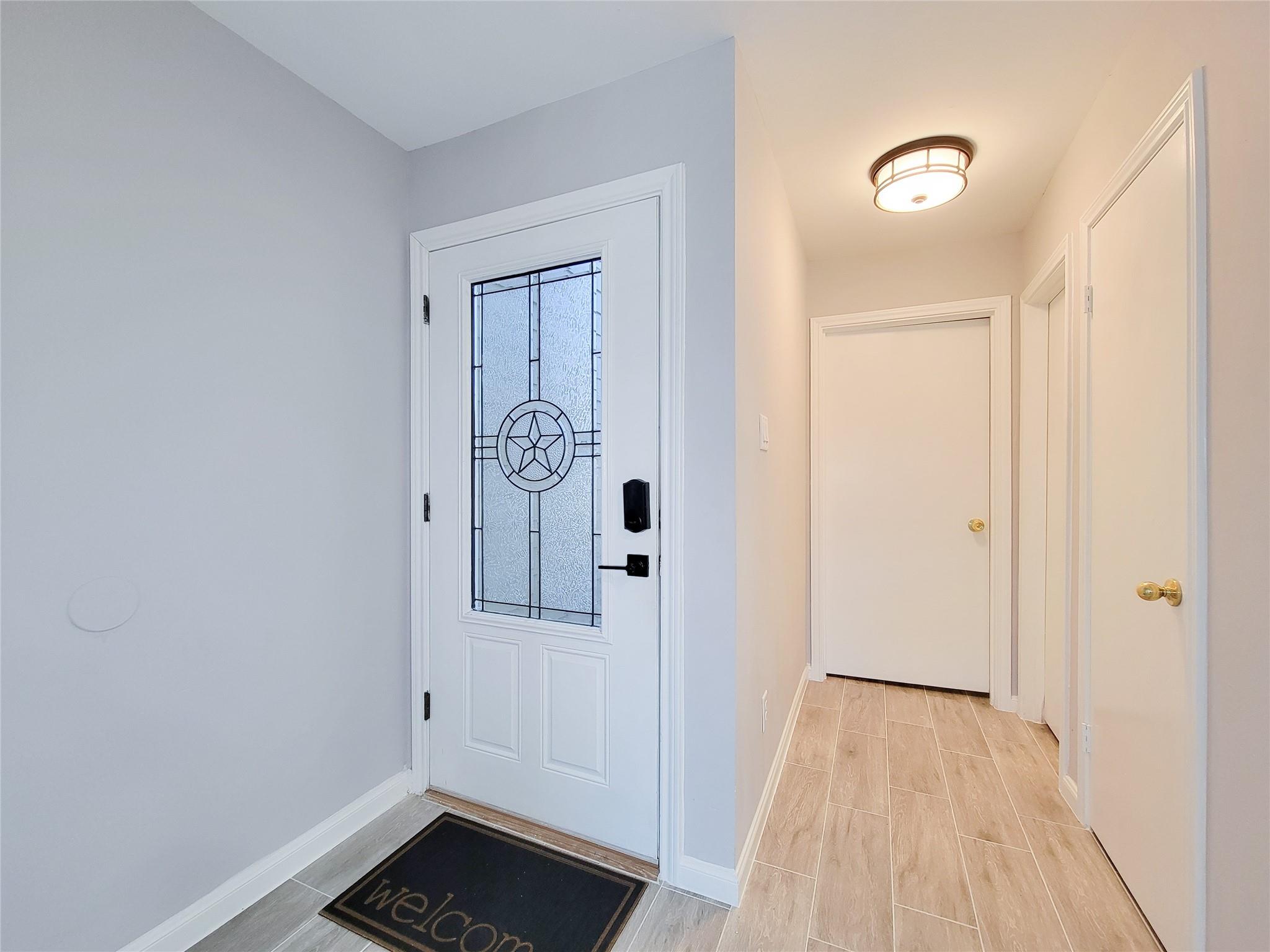 10 April Point Drive S