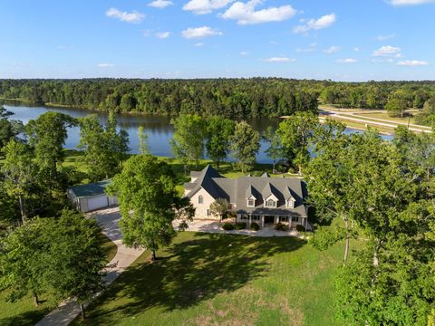 Photo of 132 Lyndsey Drive, Montgomery, TX 77316 (MLS # 54757000)