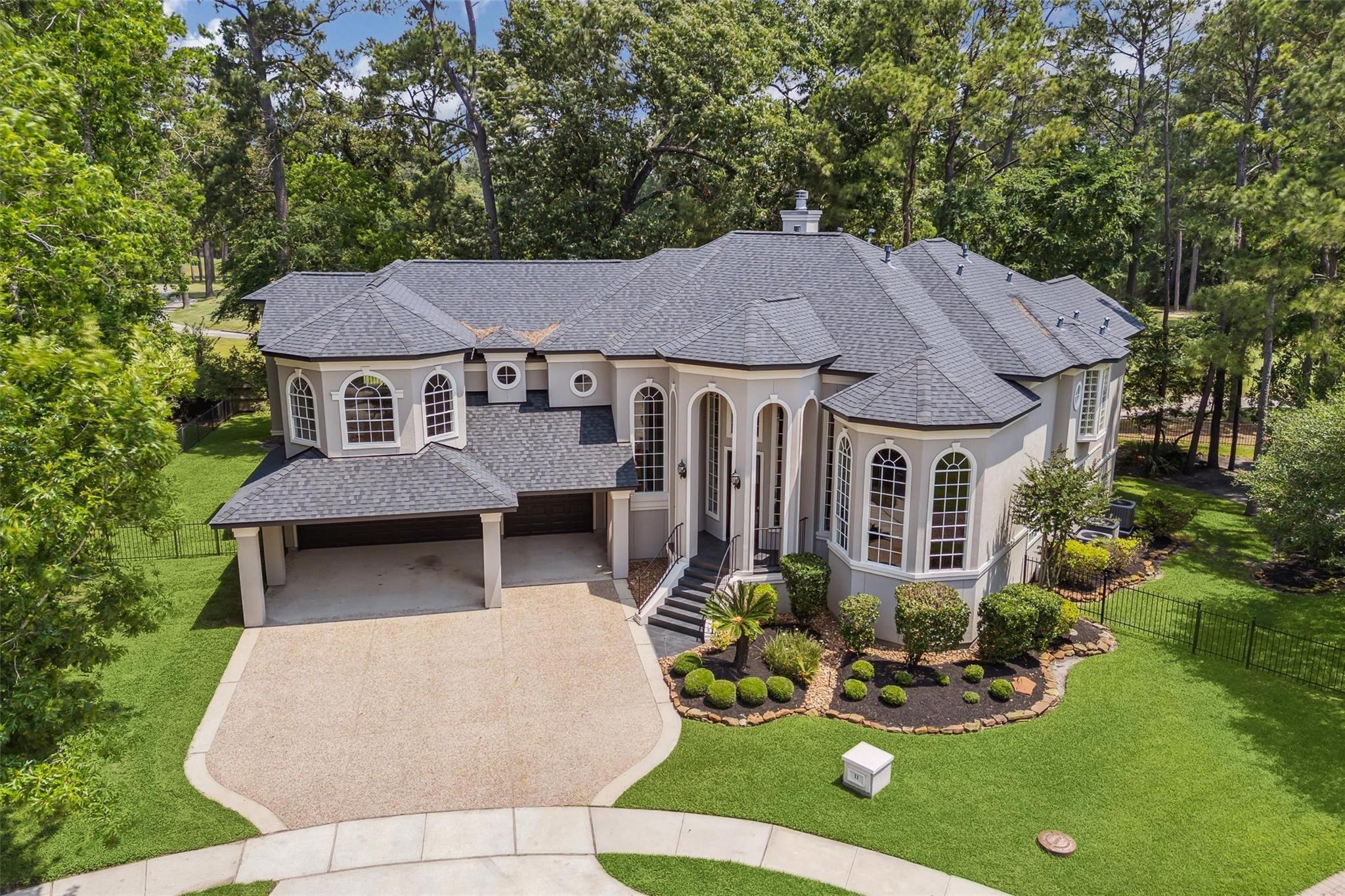 11 Twin Greens Court