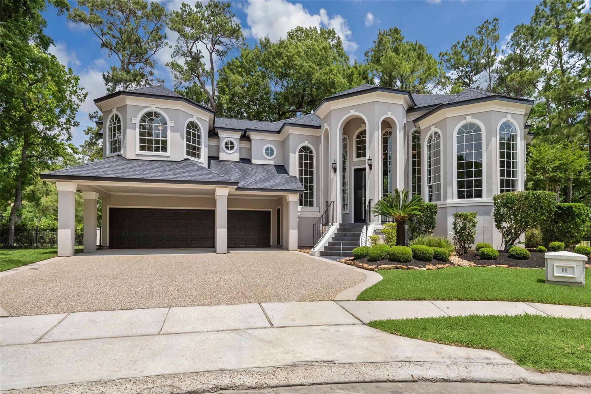 11 Twin Greens Court