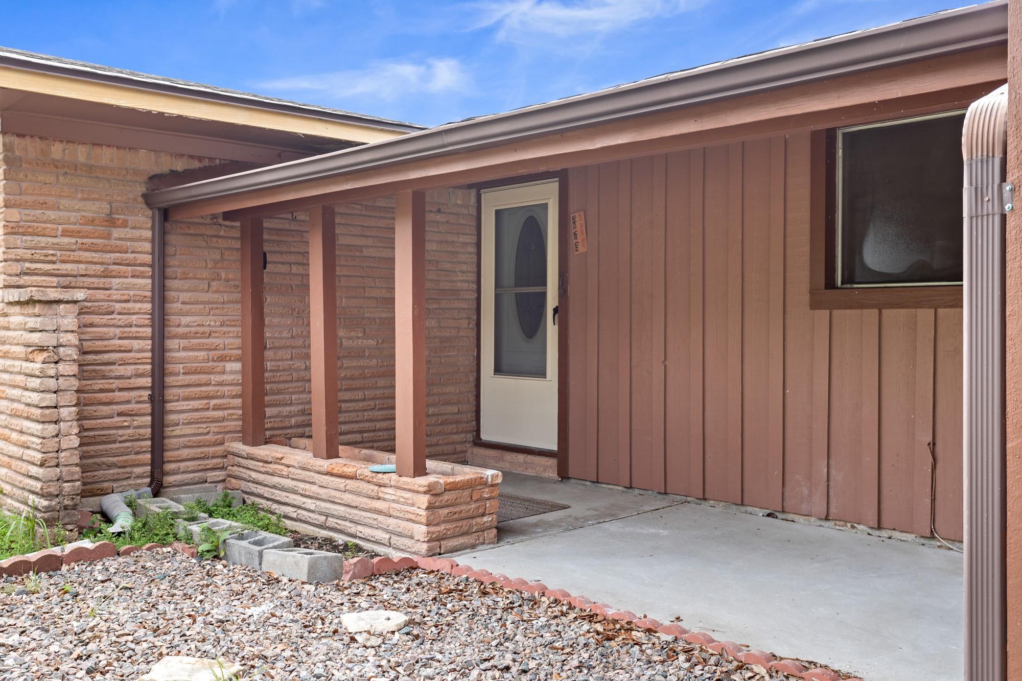207 N Carter Road