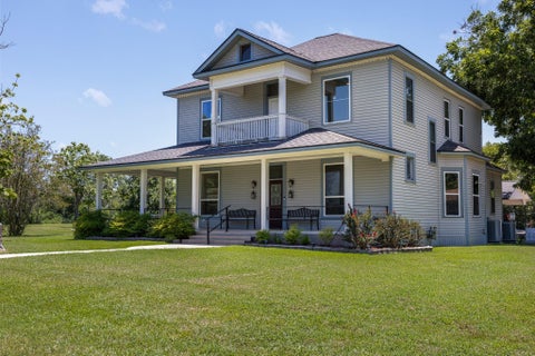 Photo of 400 S Front Street, Caldwell, TX 77836 (MLS # 88934522)