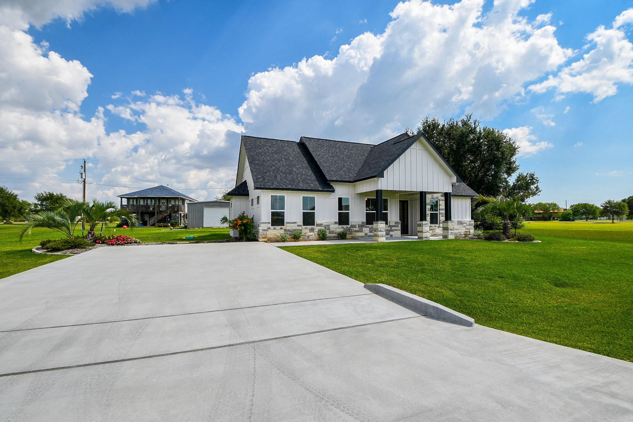 595 Buckskin Drive
