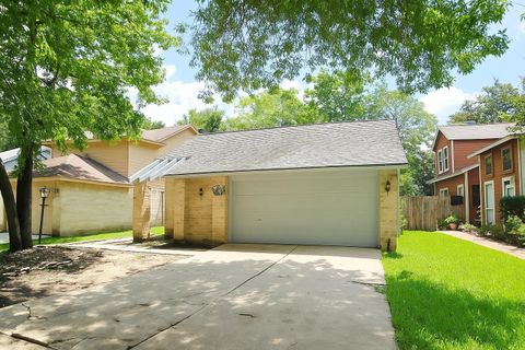 Photo of 16626 Quiet Trail Drive, Humble, TX 77396 (MLS # 50888395)