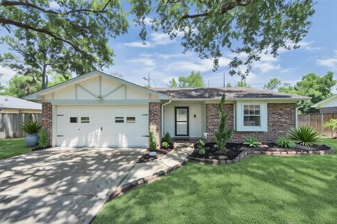 Photo of 9915 Forest Hollow Drive, Baytown, TX 77521 (MLS # 56280609)
