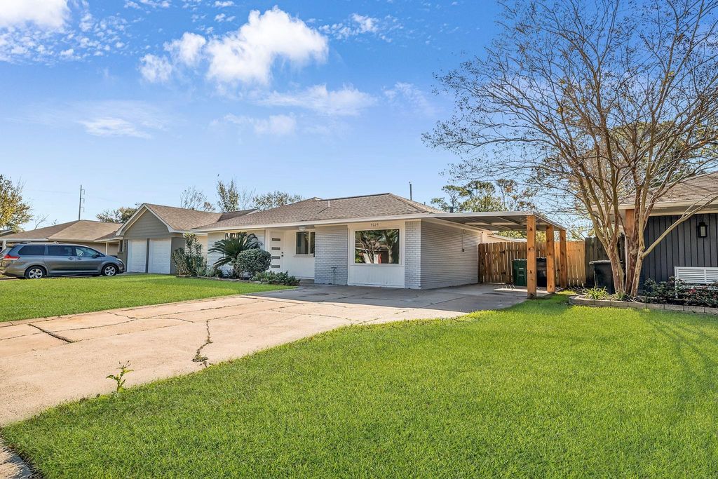 Photo of 5025 De Milo Drive, Houston, TX 77092 (MLS # 82422070)