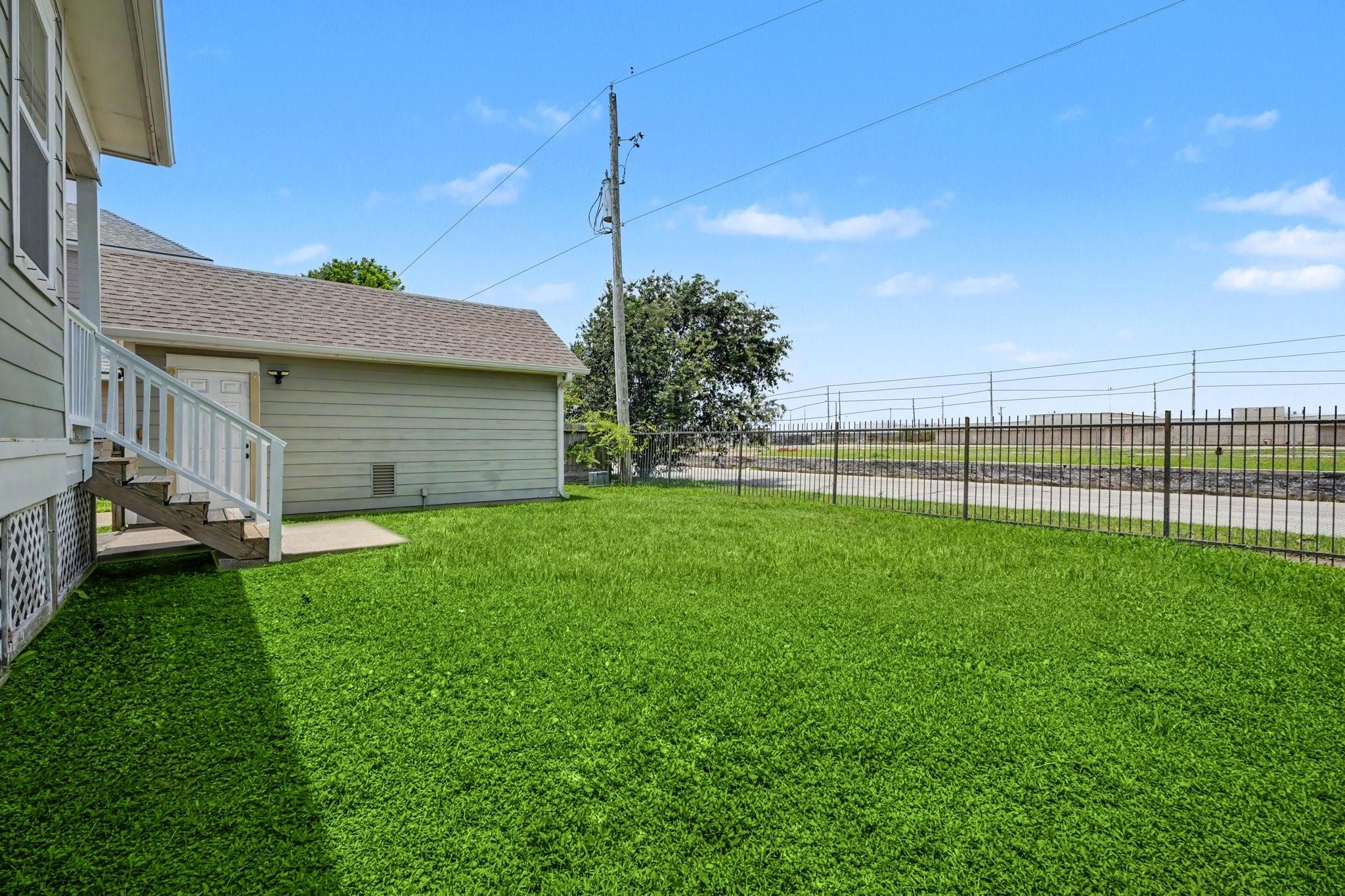4506 N Live Oak Circle