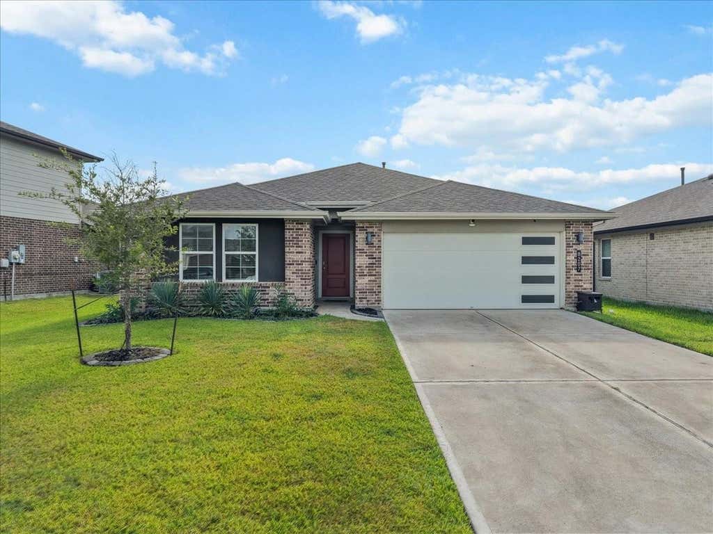 Photo of 8207 Sugar Cane Lane, Rosharon, TX 77583 (MLS # 62594175)