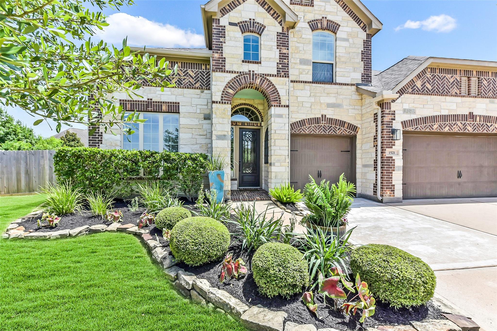 1521 Dusty Rose Court