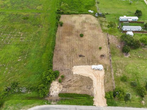 Vacant Land For Sale - 25 Cypress Avenue<br/> Matagorda, TX 77457