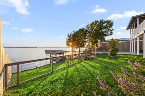Photo of 3114 Bay Oaks Harbor Drive, Baytown, TX 77523 (MLS # 54266245)