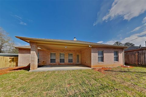 Tiny photo for 121 Warbonnet Drive, Conroe, TX 77304 (MLS # 85592168)