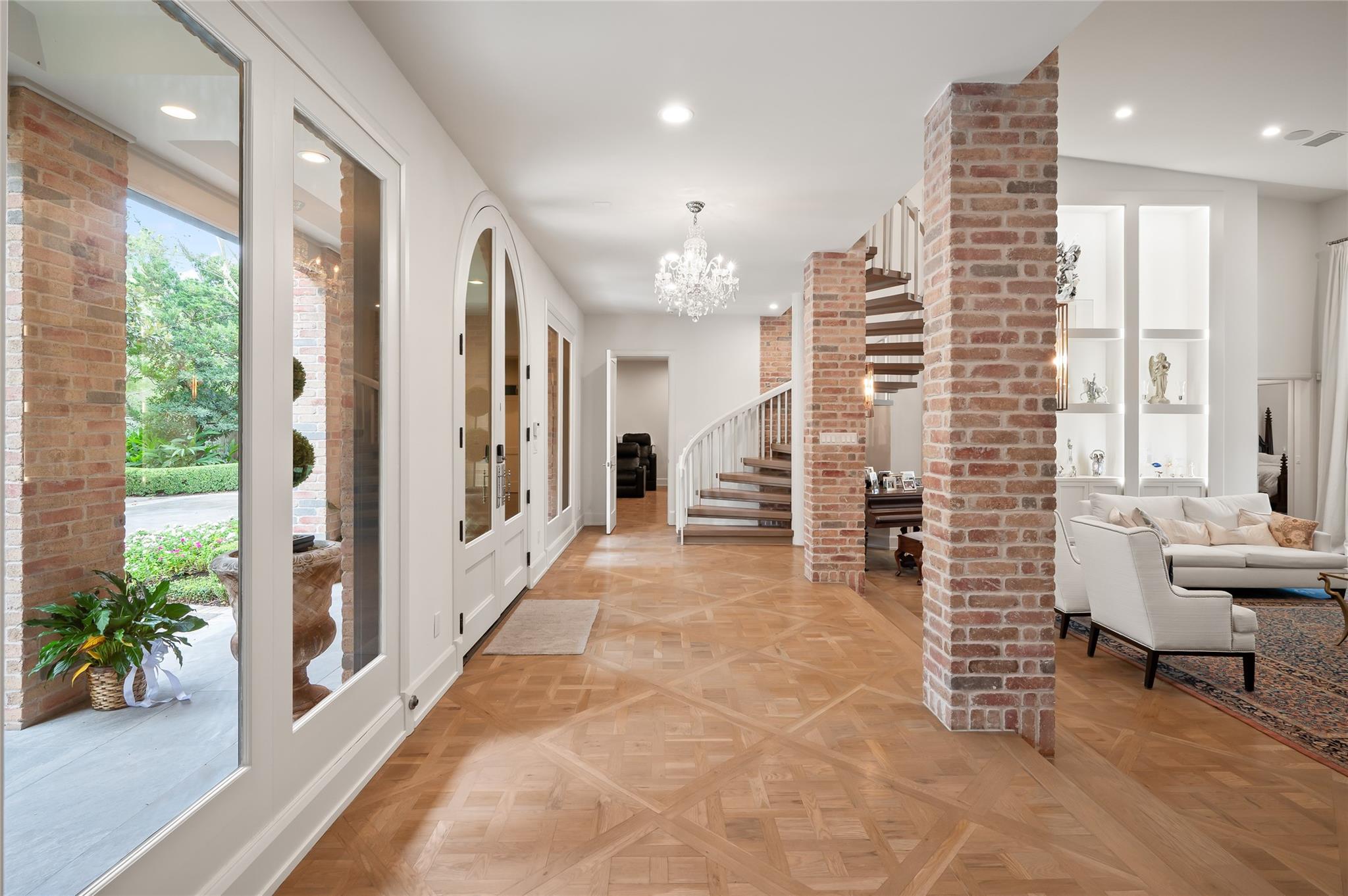 11518 Shadow Way