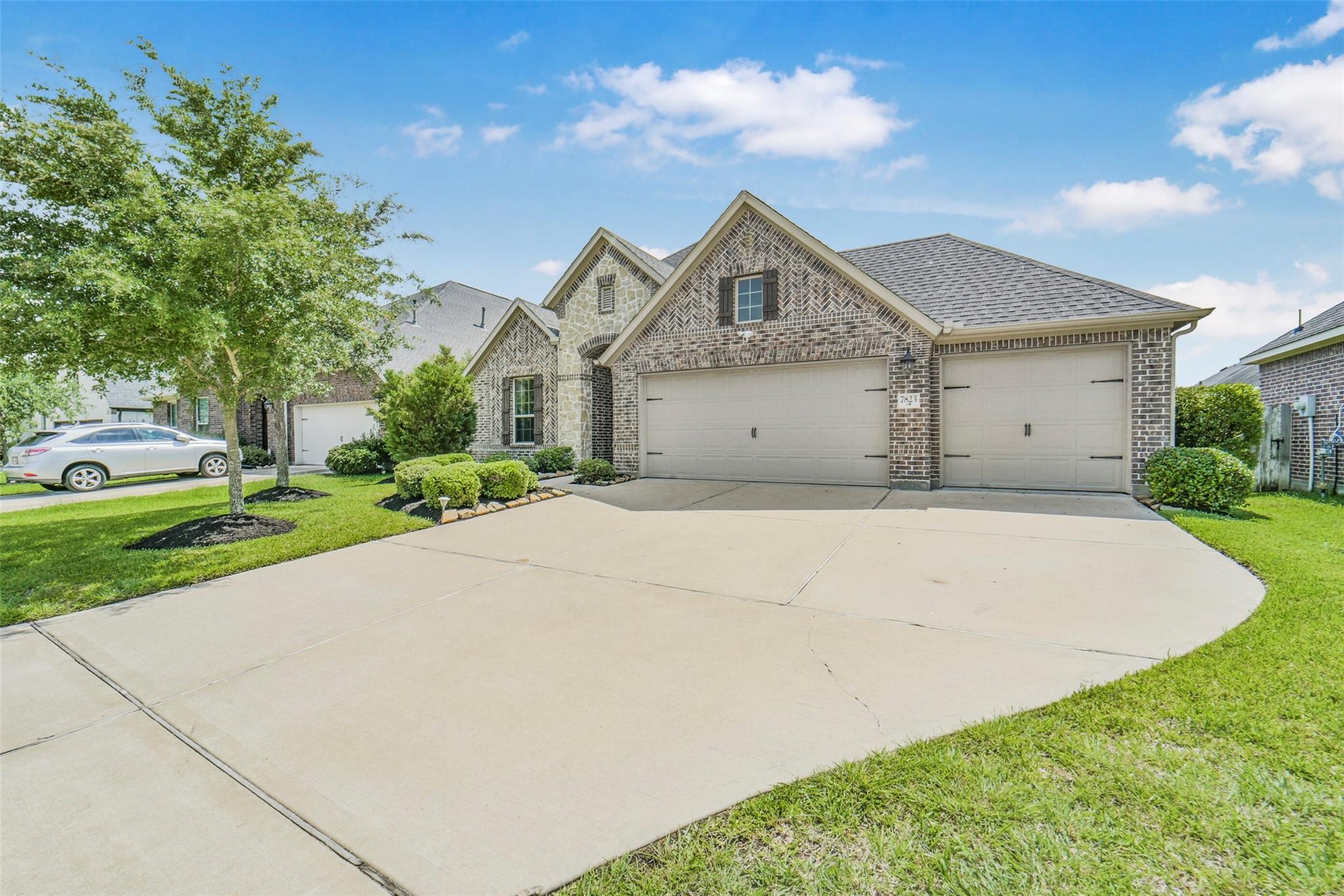 7823 Taronga Lane
