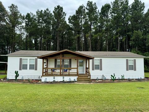 Photo of 444 County Road 4535, Hillister, TX 77624 (MLS # 6451568) Photo of 444 County Road 4535, Hillister, TX 77624 (MLS # 6451568)