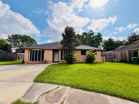 Photo of 12211 Wessex Drive, Houston, TX 77089 (MLS # 64720746)