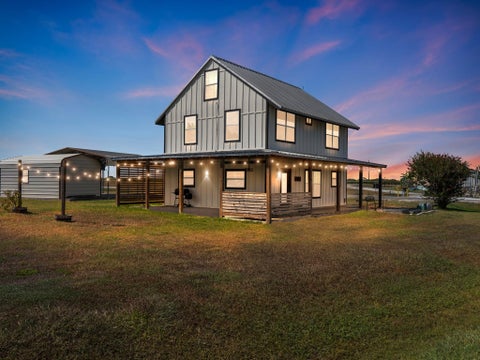 Photo of 2749 W Bayshore Drive, Palacios, TX 77465 (MLS # 91022792)