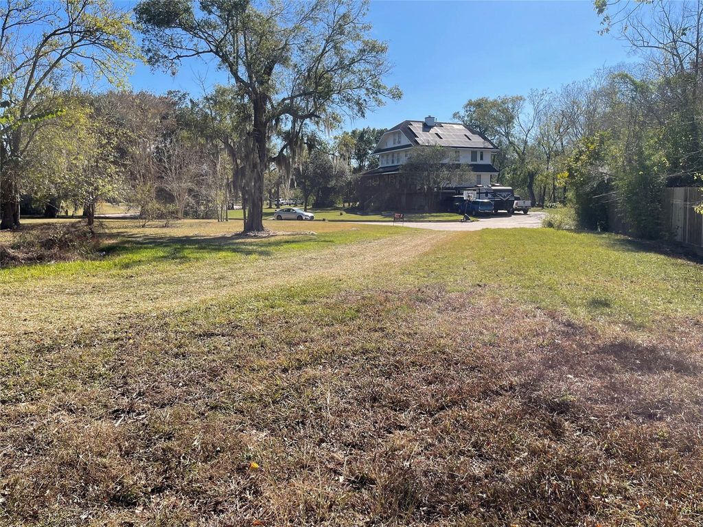 Photo of 0 Creekview Ct Drive, Friendswood, TX 77546 (MLS # 82280489)