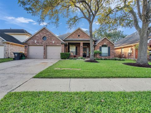 Photo of 1306 Kingfisher Court S, Pearland, TX 77584 (MLS # 75940566)