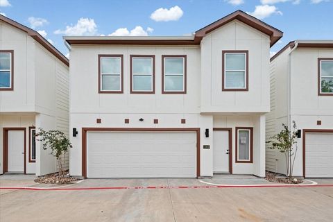 Photo of 11619 Waldemar Drive, Houston, TX 77077 (MLS # 47959800)