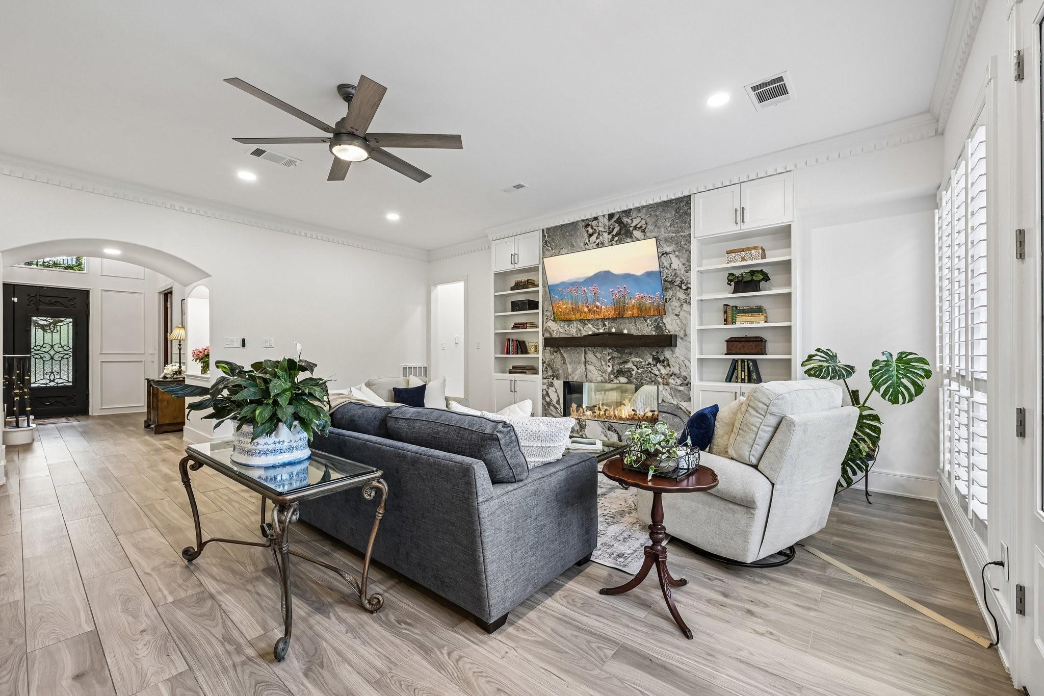 Houston, Texas, 77043, United States, 4 Bedrooms Bedrooms, ,5 BathroomsBathrooms,Residential,Active,2051974