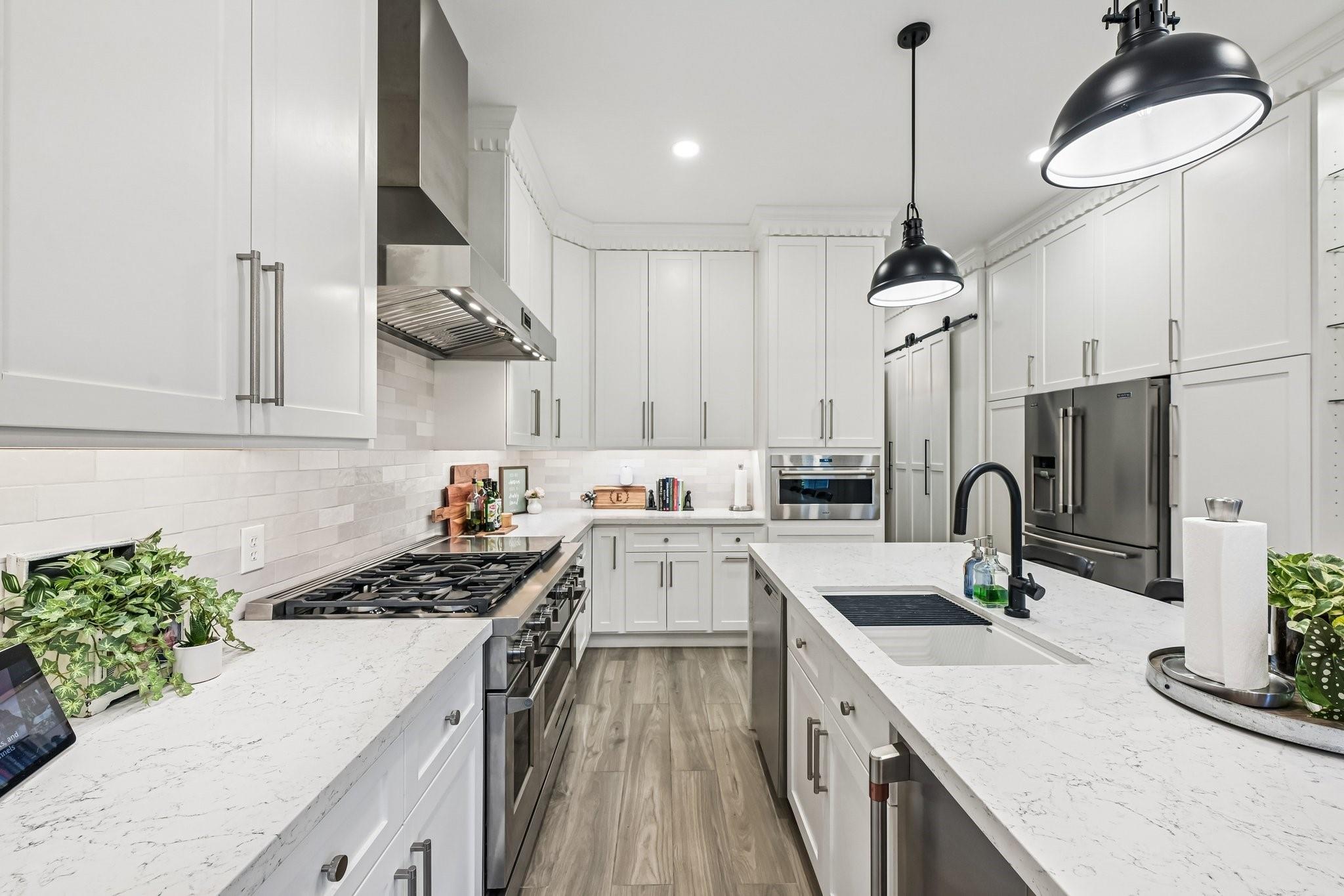 Houston, Texas, 77043, United States, 4 Bedrooms Bedrooms, ,5 BathroomsBathrooms,Residential,Active,2051974