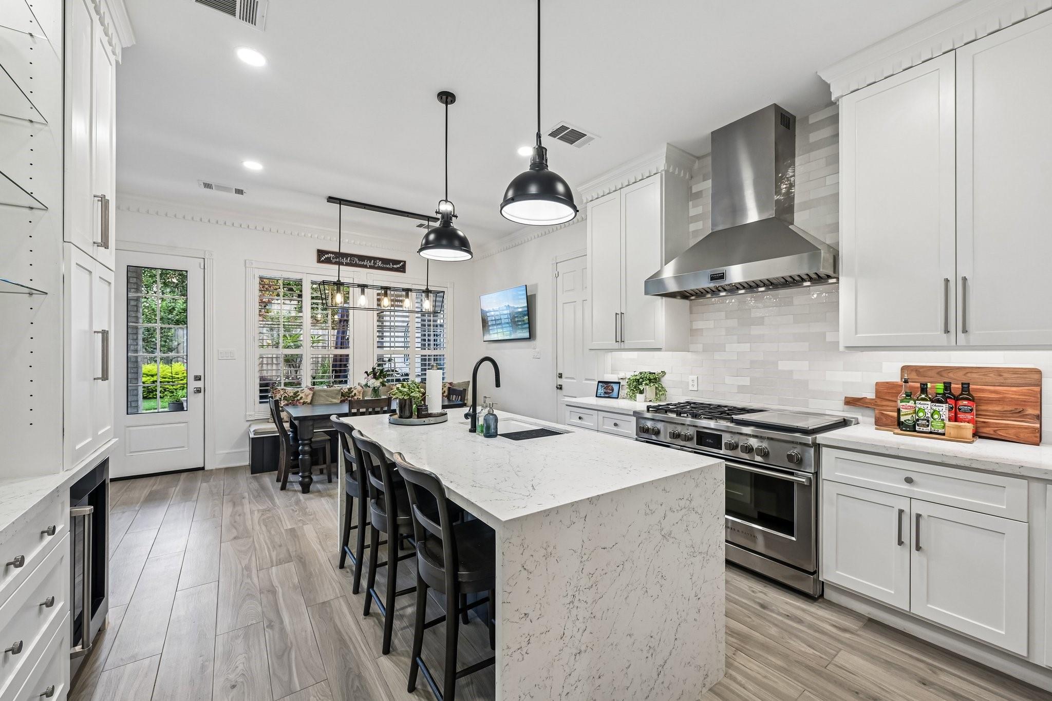 Houston, Texas, 77043, United States, 4 Bedrooms Bedrooms, ,5 BathroomsBathrooms,Residential,Active,2051974