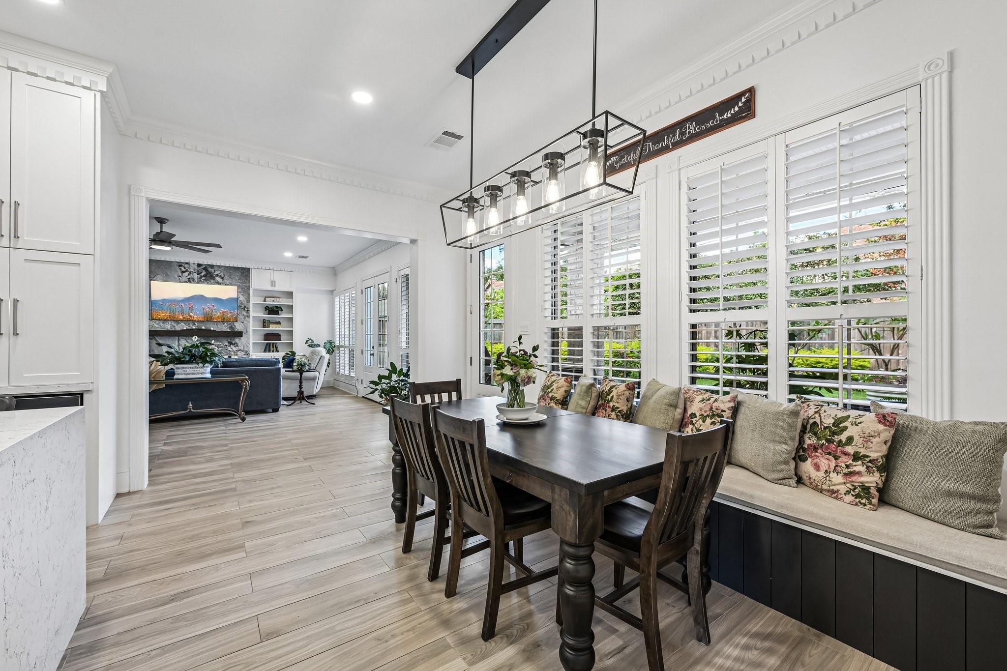 Houston, Texas, 77043, United States, 4 Bedrooms Bedrooms, ,5 BathroomsBathrooms,Residential,Active,2051974