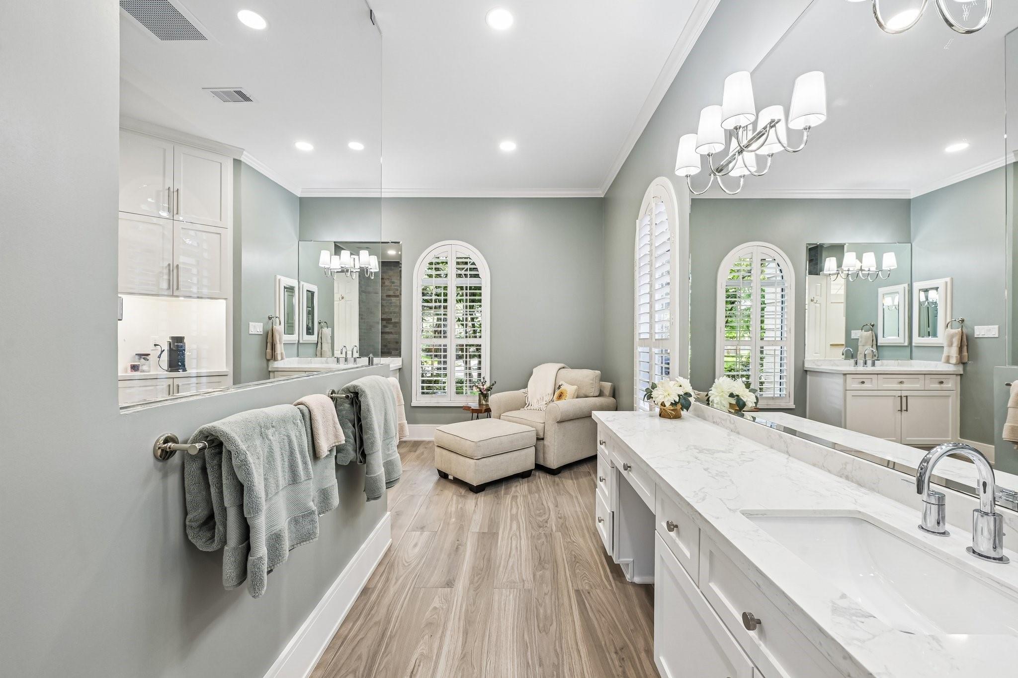 Houston, Texas, 77043, United States, 4 Bedrooms Bedrooms, ,5 BathroomsBathrooms,Residential,Active,2051974