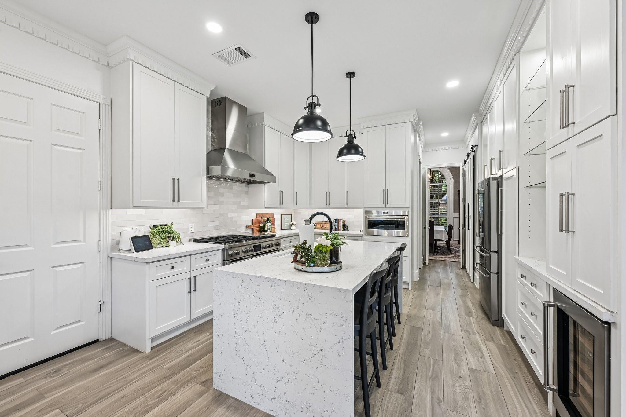 Houston, Texas, 77043, United States, 4 Bedrooms Bedrooms, ,5 BathroomsBathrooms,Residential,Active,2051974