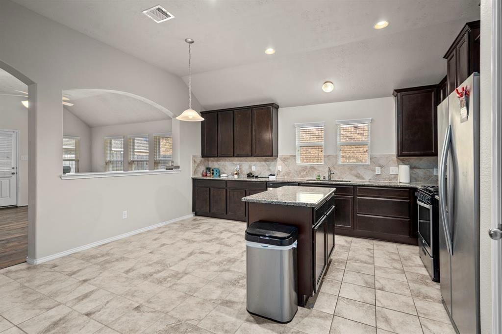 13607 Kodiak Brown Bear Street