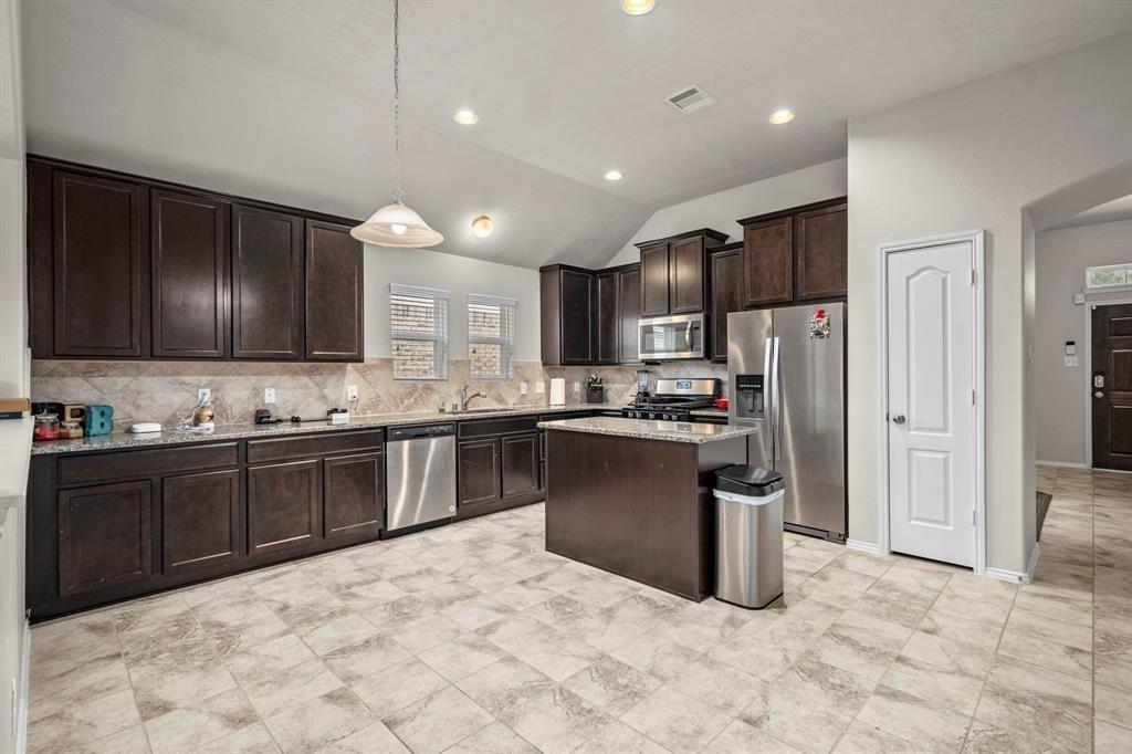 13607 Kodiak Brown Bear Street