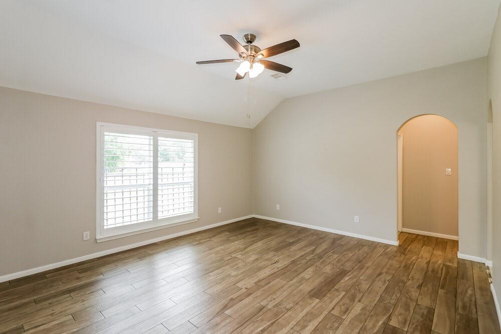 12103 Lakewood Villa Drive