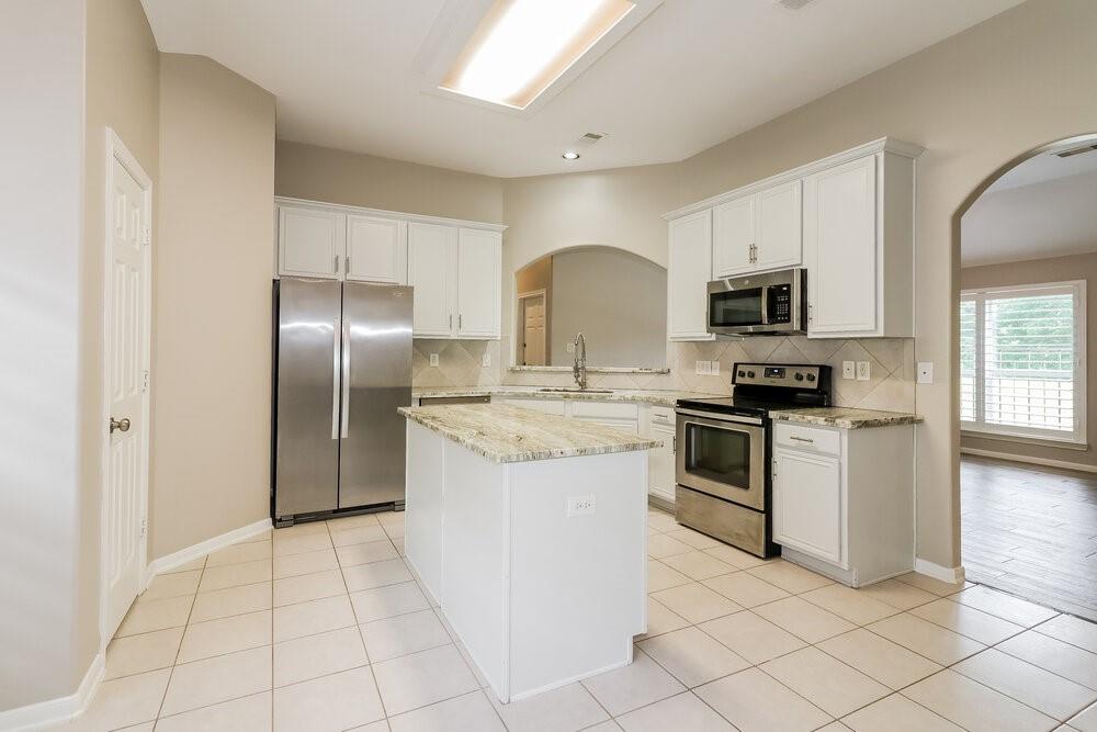 12103 Lakewood Villa Drive