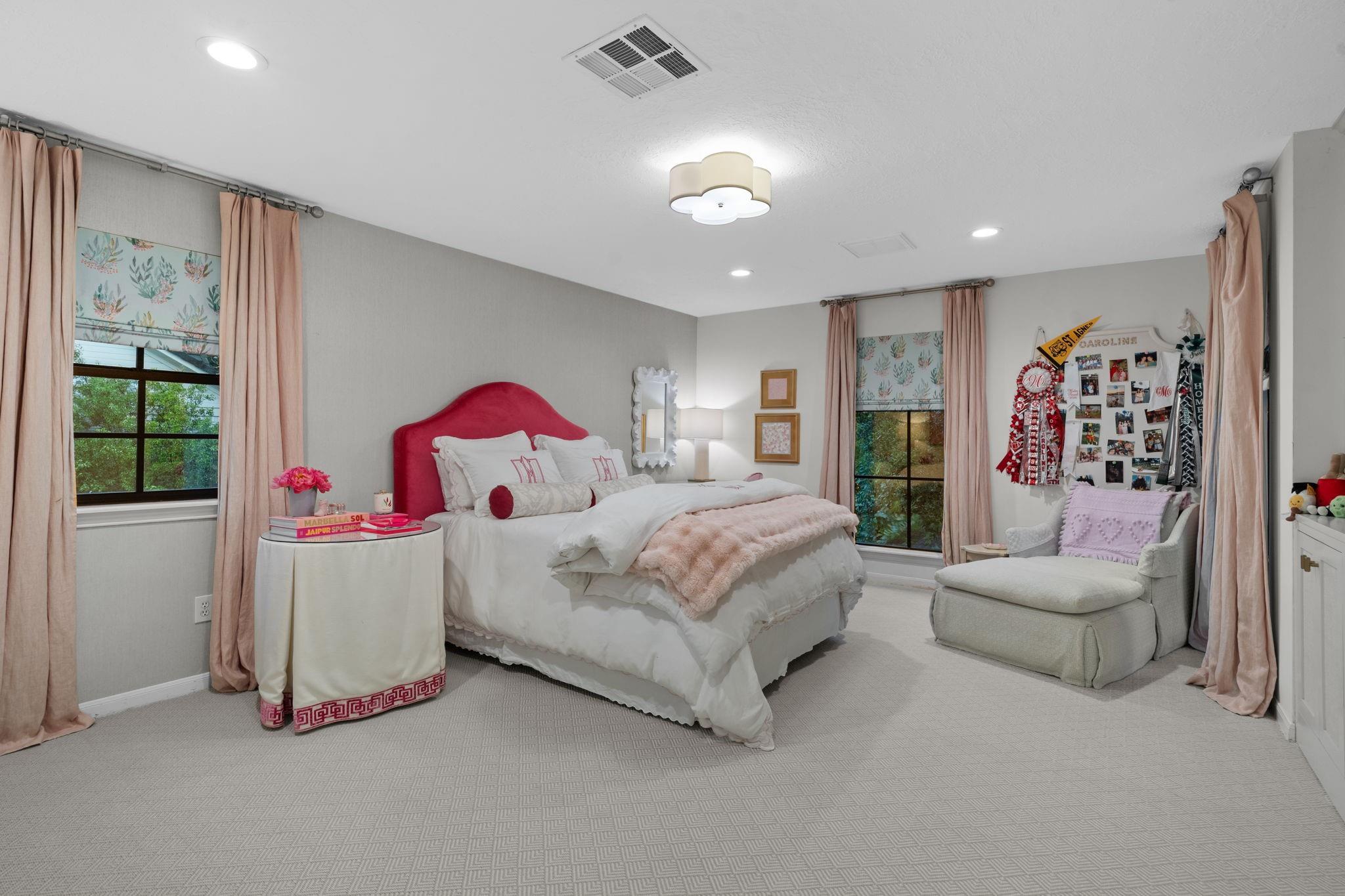 Sugar Land, Texas, 77479, United States, 5 Bedrooms Bedrooms, ,5 BathroomsBathrooms,Residential,Active,2041525