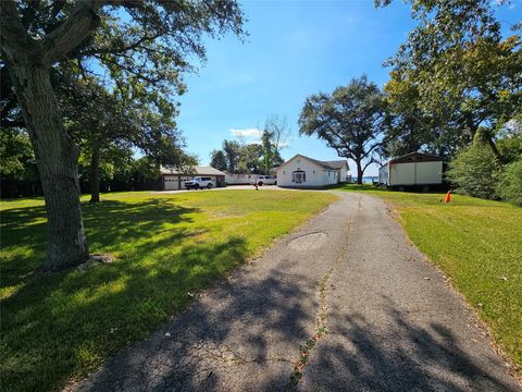 3817 Nasa Rd 1 El Lago TX 77586