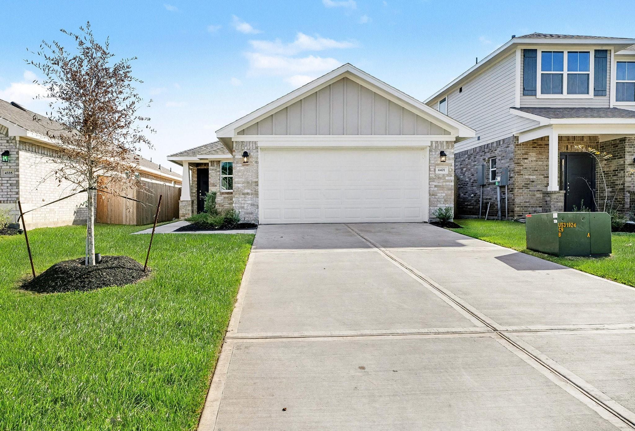 4401 West Bayou Maison Circle
