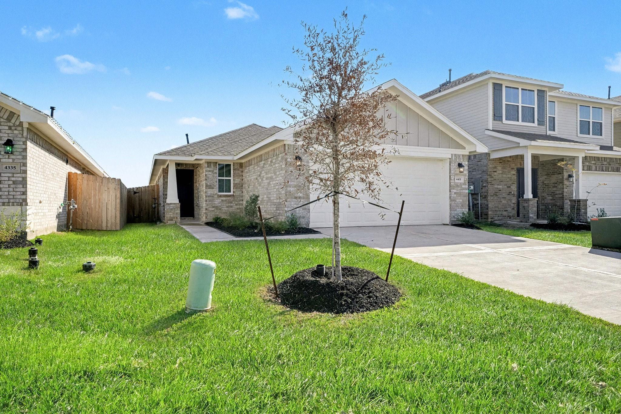 4401 West Bayou Maison Circle