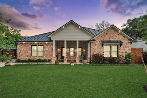 Photo of 511 Kyle Street, Sugar Land, TX 77478 (MLS # 67389734)