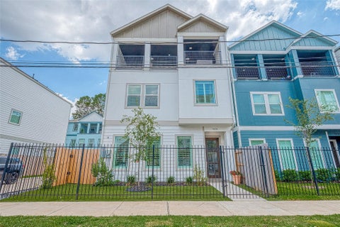 Photo of 909 W 35th Street #A, Houston, TX 77018 (MLS # 18288865)